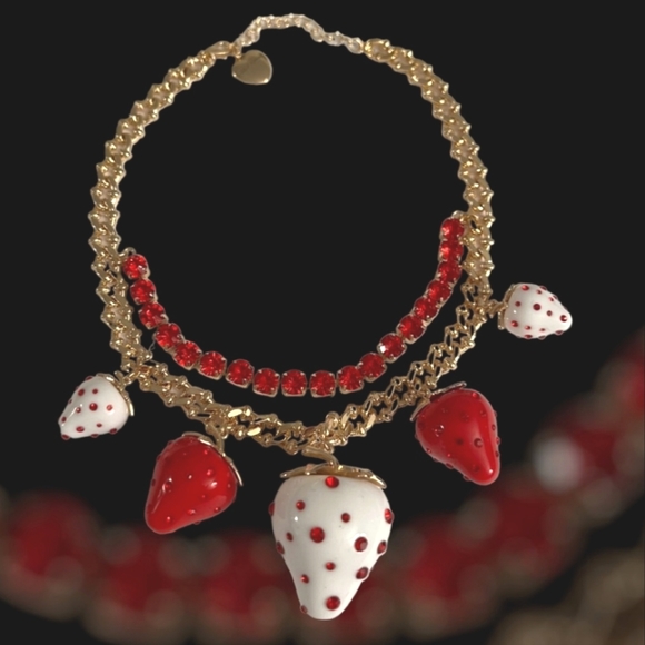 New! BETSEY JOHNSON Strawberry Fields Collection Statement Necklace. - Picture 4 of 8